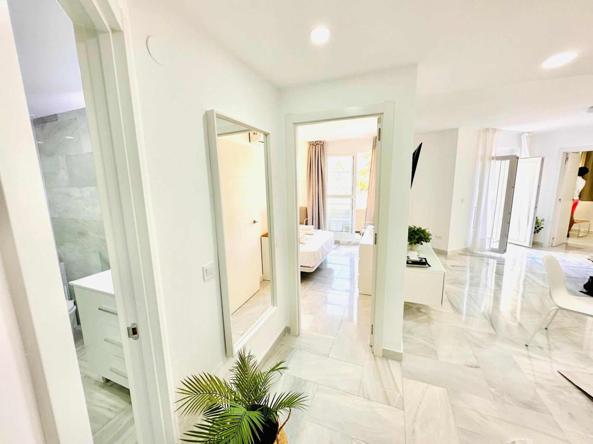 Apartamento, Paradise Sun Beach In Marina Benalmadena Ngoại thất bức ảnh