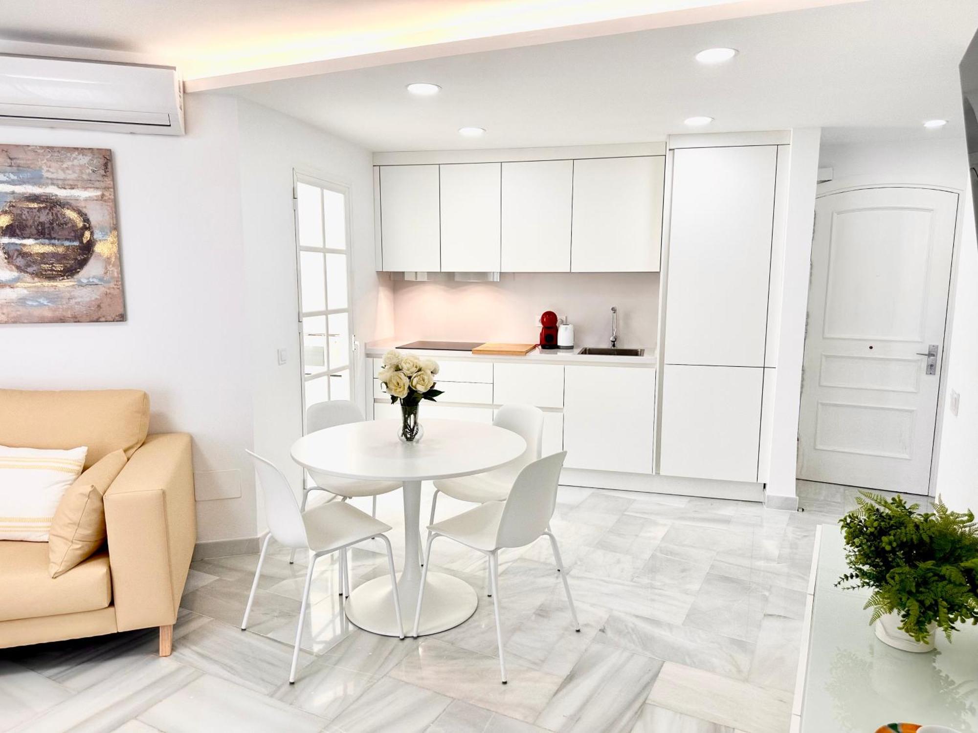 Apartamento, Paradise Sun Beach In Marina Benalmadena Ngoại thất bức ảnh