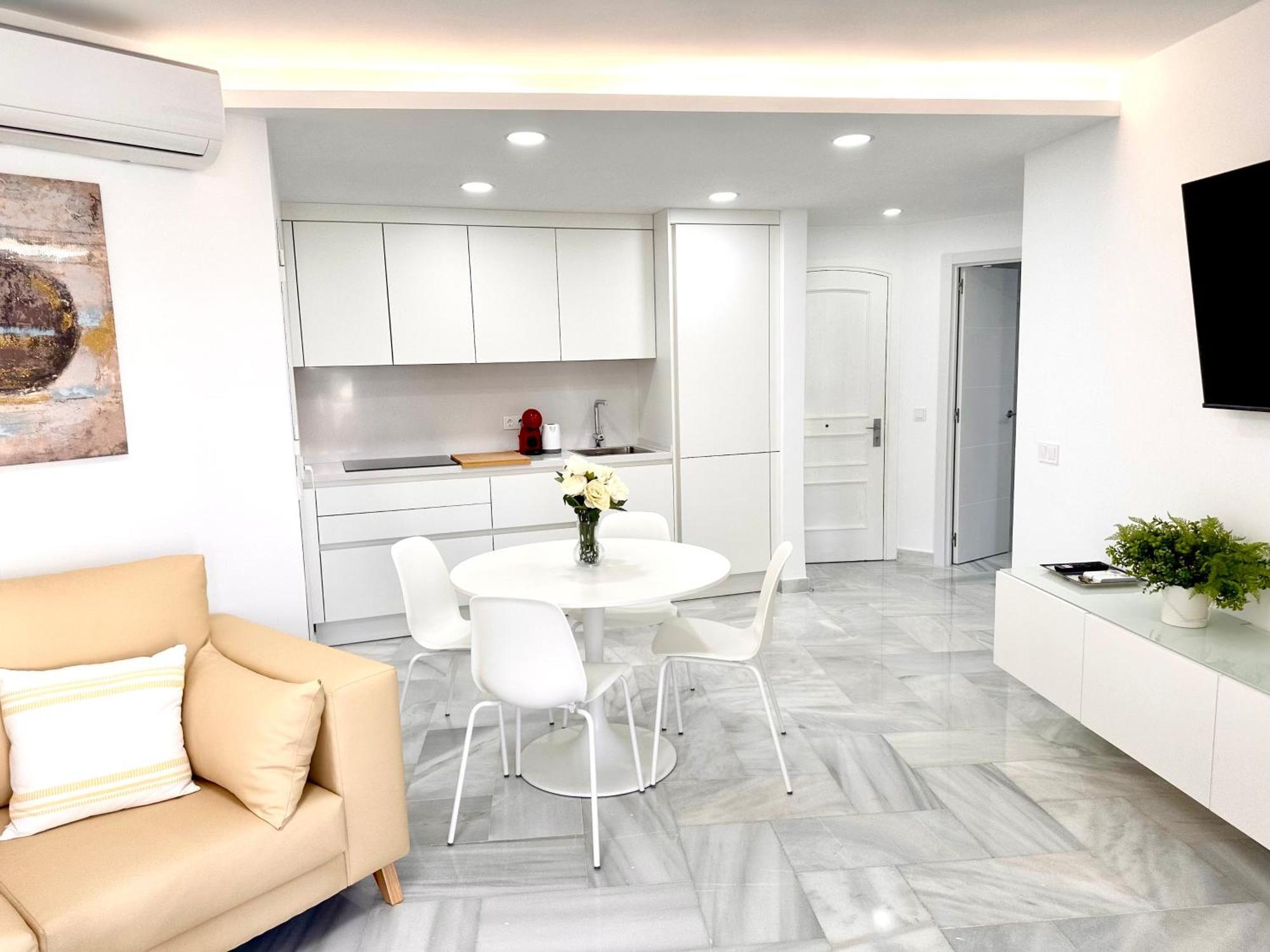 Apartamento, Paradise Sun Beach In Marina Benalmadena Ngoại thất bức ảnh